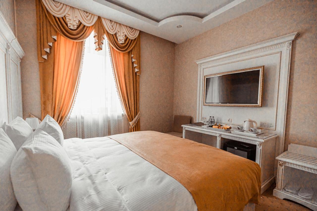 Imperial Palace Hotel Минск Екстериор снимка