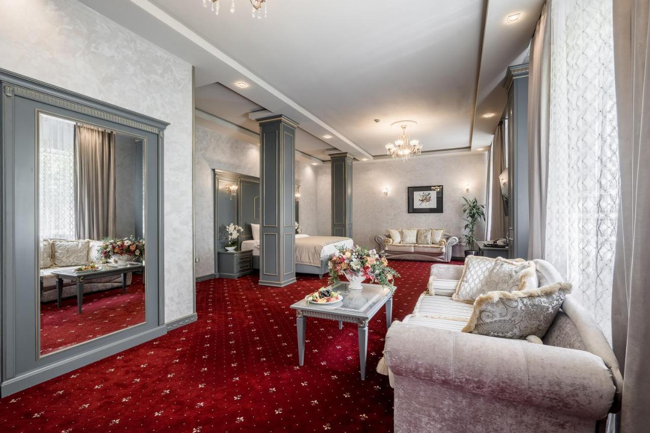 Imperial Palace Hotel Минск Екстериор снимка