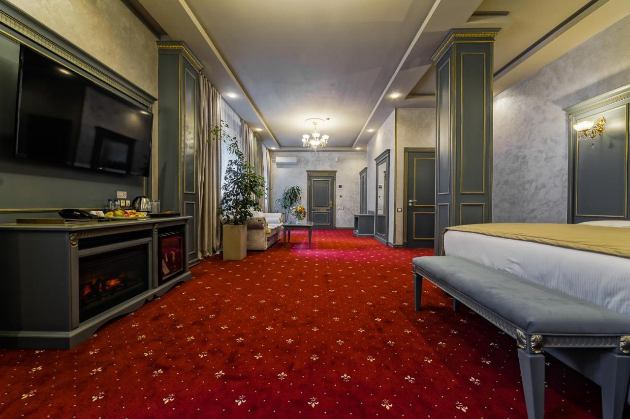 Imperial Palace Hotel Минск Екстериор снимка
