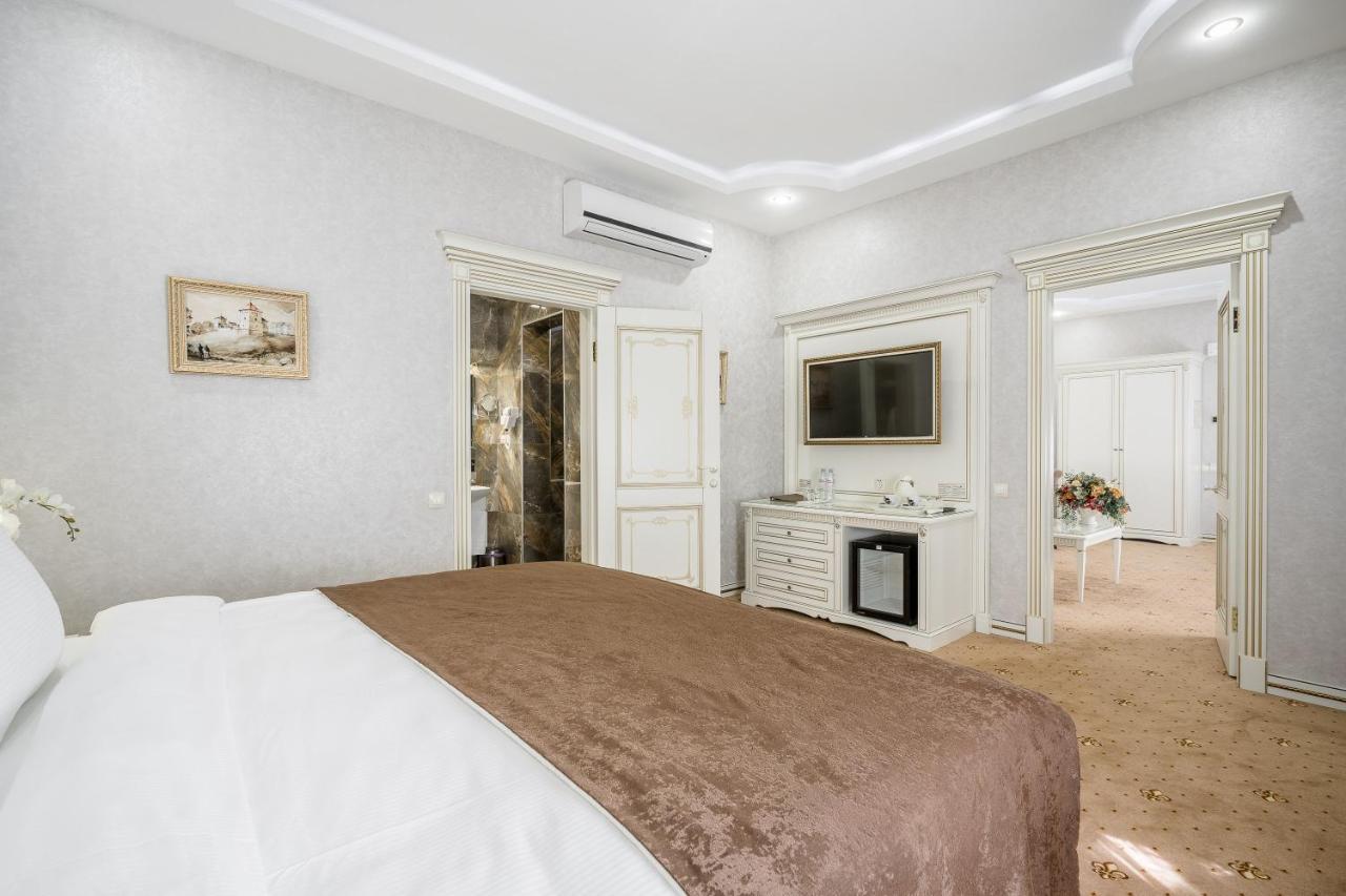 Imperial Palace Hotel Минск Екстериор снимка