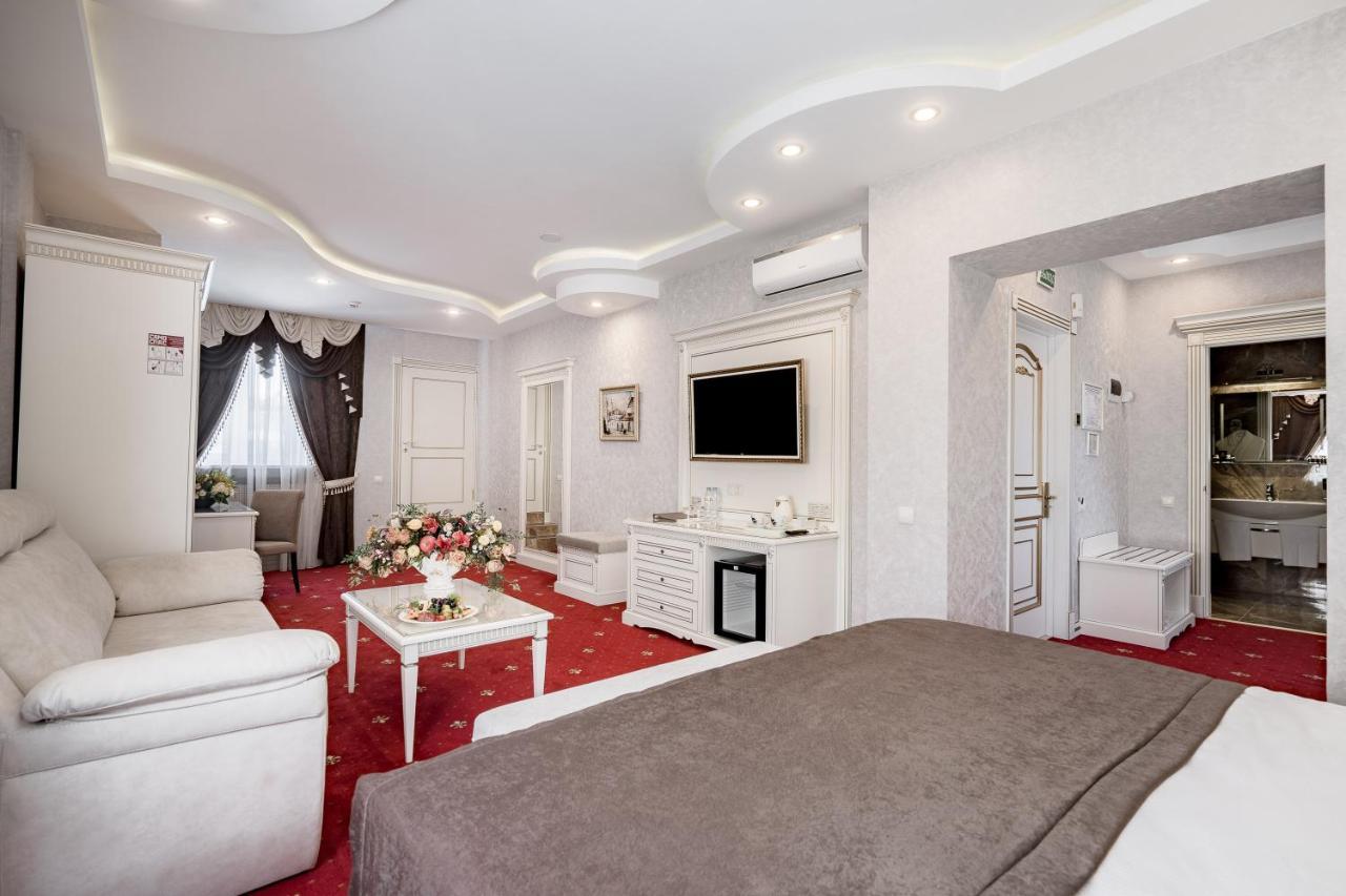 Imperial Palace Hotel Минск Екстериор снимка